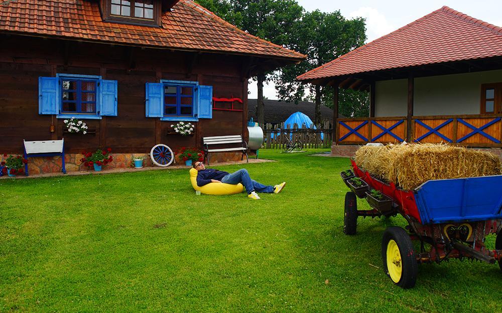 Etno Selo Rajski Konaci Leusici Exterior photo